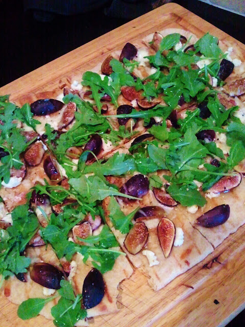 2012 09 09+15.00.31 Honey, Fig and Goat Cheese Flatbread