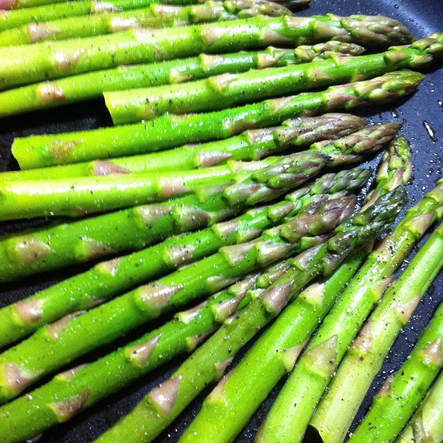 #asparagus #greenstuff is good for you?eat your #veggies?#nutrition #delicious #hungry #asparaguspee ☺️